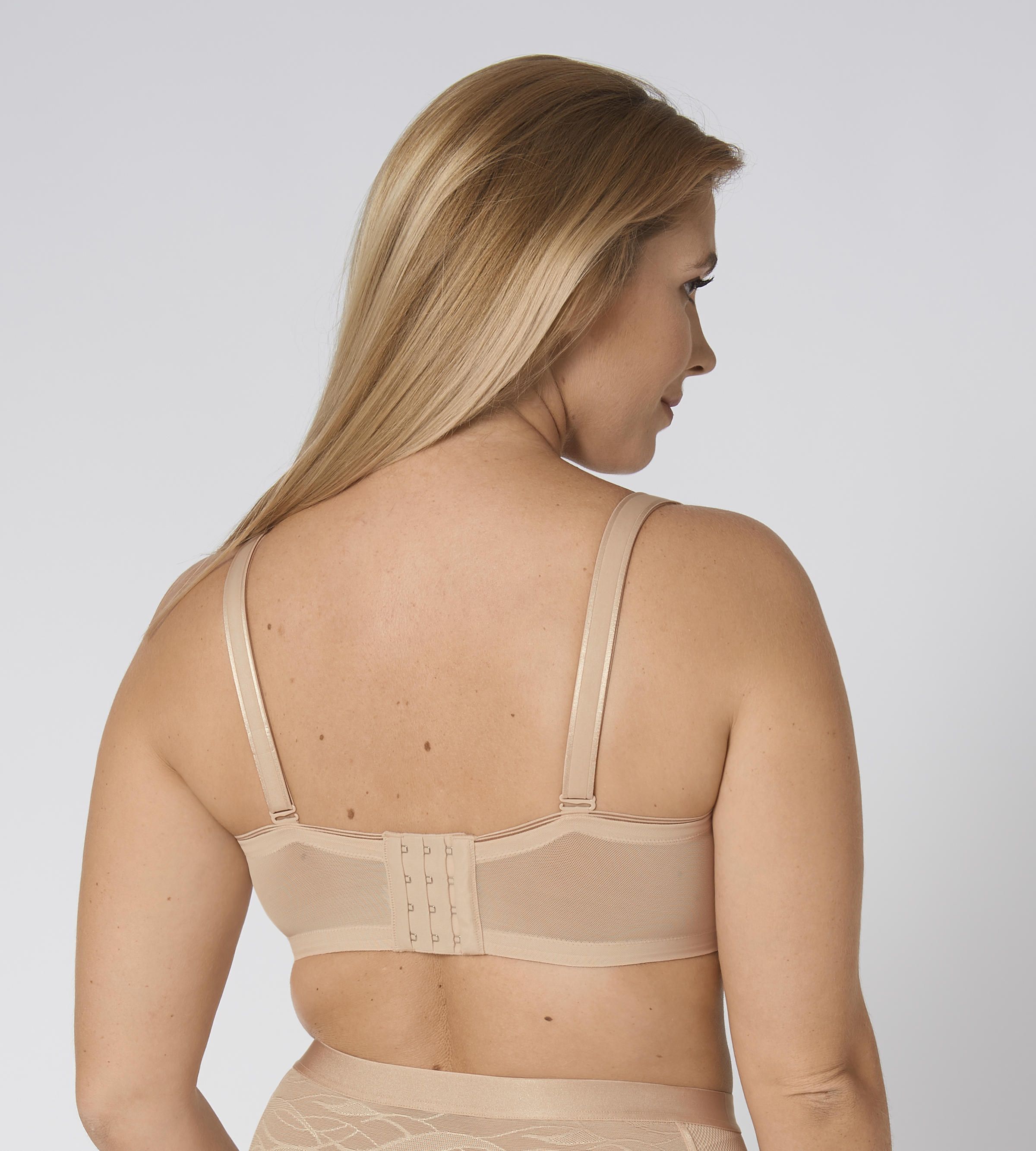 ΣΟΥΤΙΕΝ TRIUMPH Beauty-Full Essential WDP