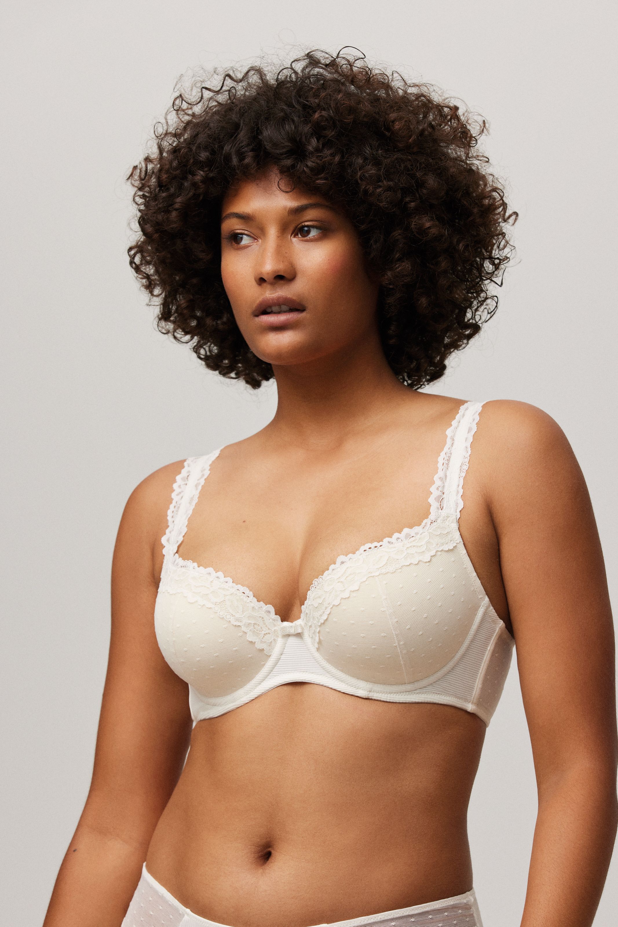 ΣΟΥΤΙΕΝ ΜΕ ΕΛΑΦΡΙΑ ΕΠΕΝΔΥΣΗ ΚΑΙ ΜΠΑΝΕΛΑ YSABEL MORA